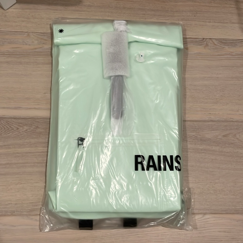 NWT Rains Rolltop Rucksack Mineral Color Backpack - Picture 3 of 5